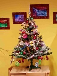 KOČIČÁCI - ZDOBÍME VÁNOČNÍ STROMEČEK - PROSINEC 25-26